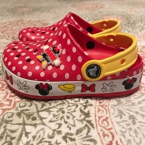 Disney Parks Minnie Mouse light up Crocs!